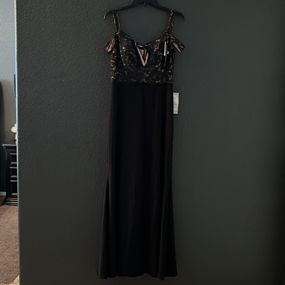 BRAND NEW!!! Formal dress 👗